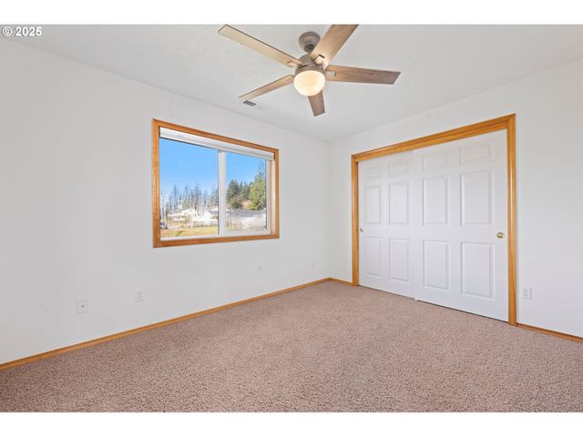 375 McClure Ave, Astoria, OR 97103