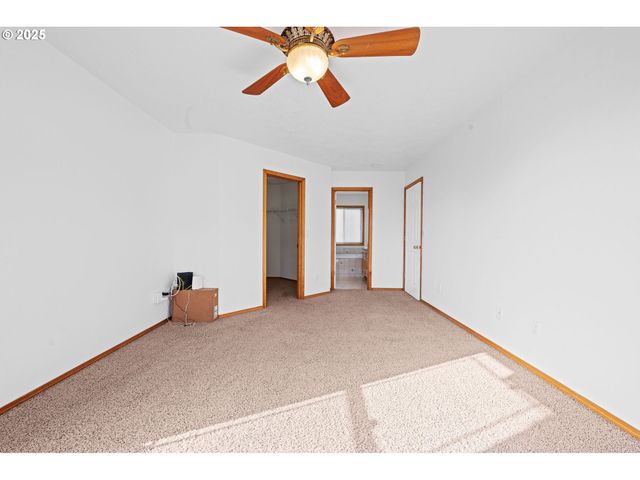 375 McClure Ave, Astoria, OR 97103