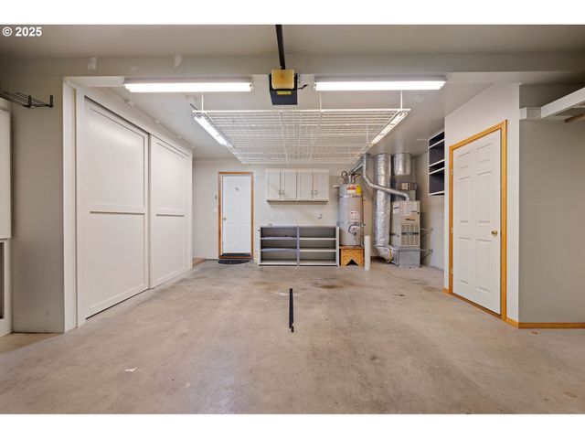 375 McClure Ave, Astoria, OR 97103