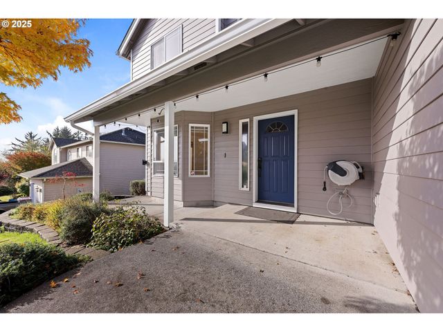 375 McClure Ave, Astoria, OR 97103