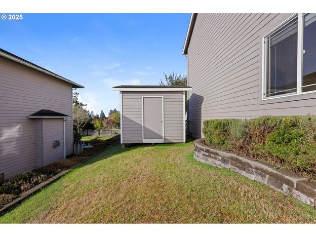 375 McClure Ave, Astoria, OR 97103