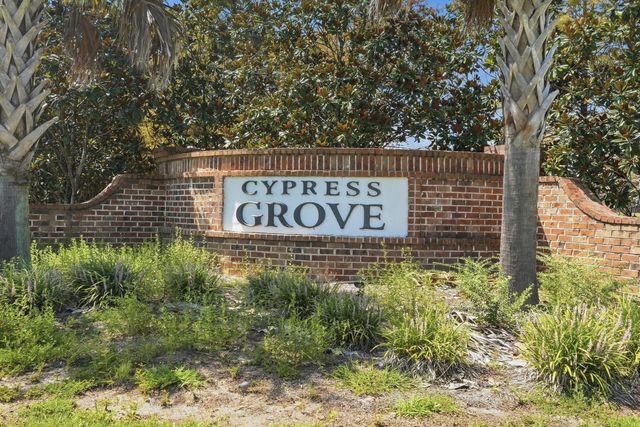 222 Weeping Cypress Drive, Moncks Corner, SC 29461