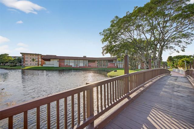 2991 NW 46th Avenue 210, Lauderdale Lakes, FL 33313