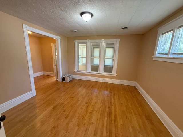 1178 Jessie Street, Saint Paul, MN 55130