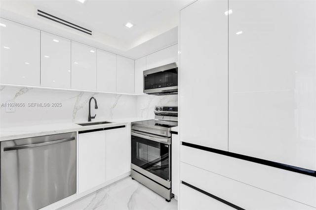 251 174th Street 1414, Sunny Isles Beach, FL 33160