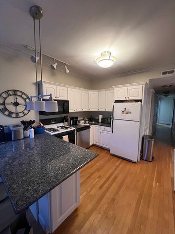 190 L St 3, Boston, MA 02127