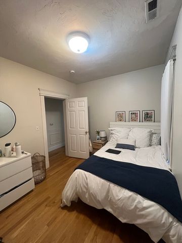 190 L St 3, Boston, MA 02127