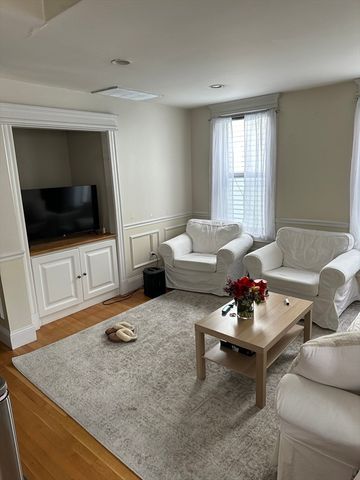 190 L St 3, Boston, MA 02127