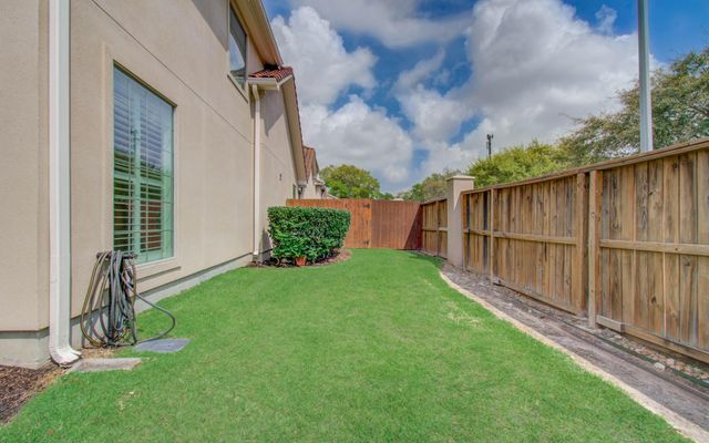 1463 Springrock Lane A, Houston, TX 77055