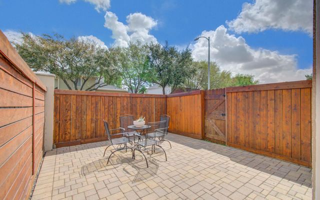 1463 Springrock Lane A, Houston, TX 77055