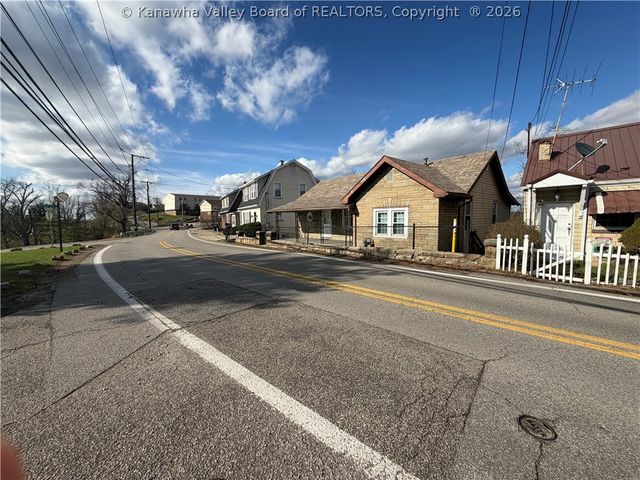 113 Oakwood Road, Charleston, WV 25314