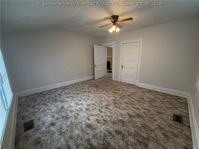 113 Oakwood Road, Charleston, WV 25314