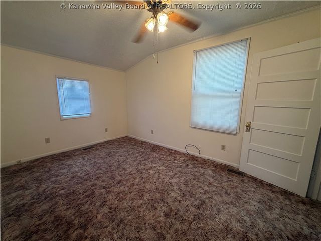 113 Oakwood Road, Charleston, WV 25314