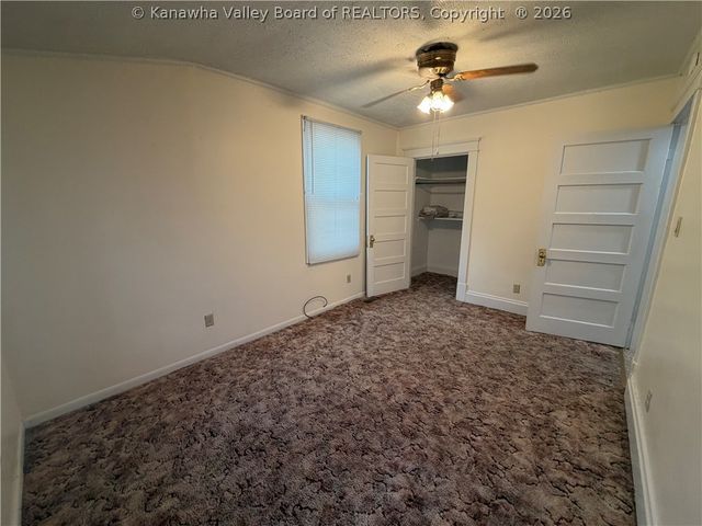 113 Oakwood Road, Charleston, WV 25314