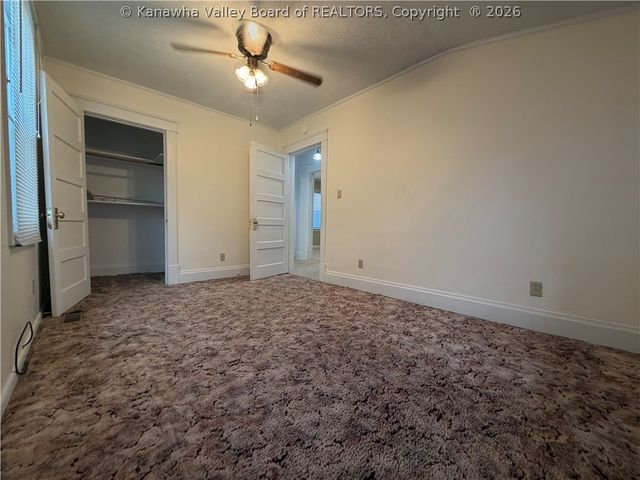 113 Oakwood Road, Charleston, WV 25314