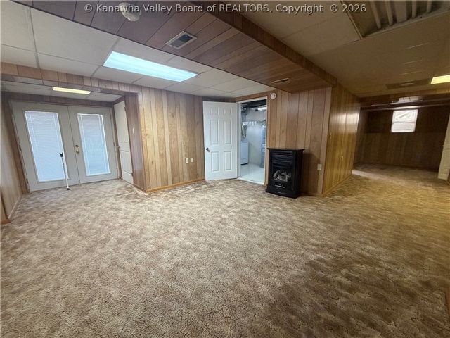 113 Oakwood Road, Charleston, WV 25314