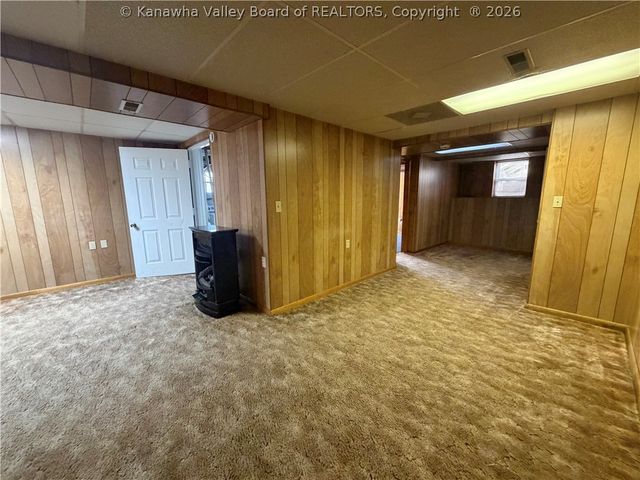 113 Oakwood Road, Charleston, WV 25314