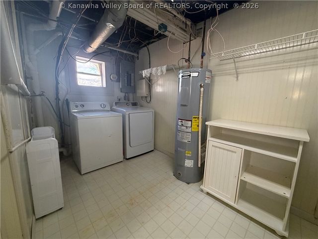 113 Oakwood Road, Charleston, WV 25314