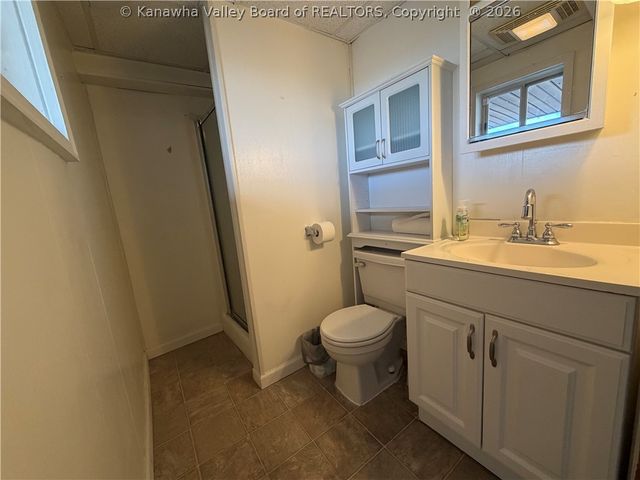 113 Oakwood Road, Charleston, WV 25314