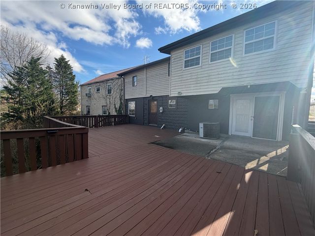 113 Oakwood Road, Charleston, WV 25314