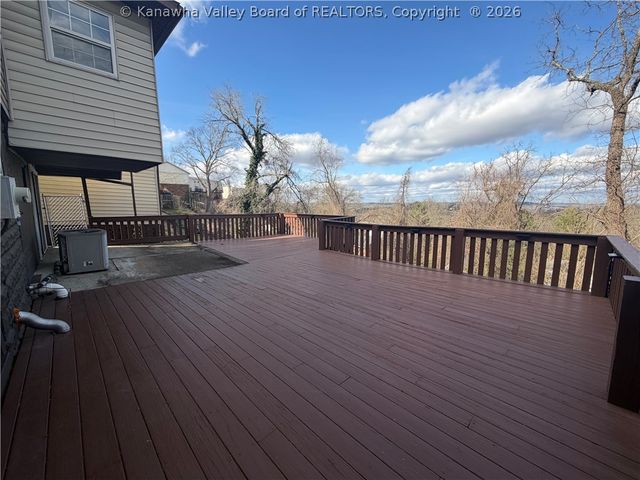 113 Oakwood Road, Charleston, WV 25314