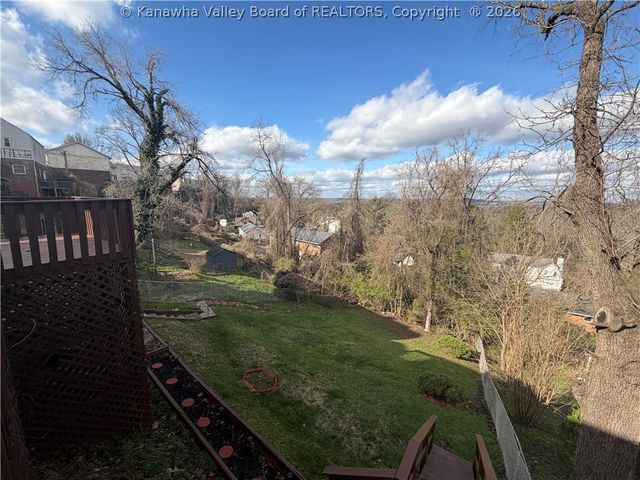 113 Oakwood Road, Charleston, WV 25314