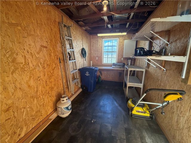 113 Oakwood Road, Charleston, WV 25314