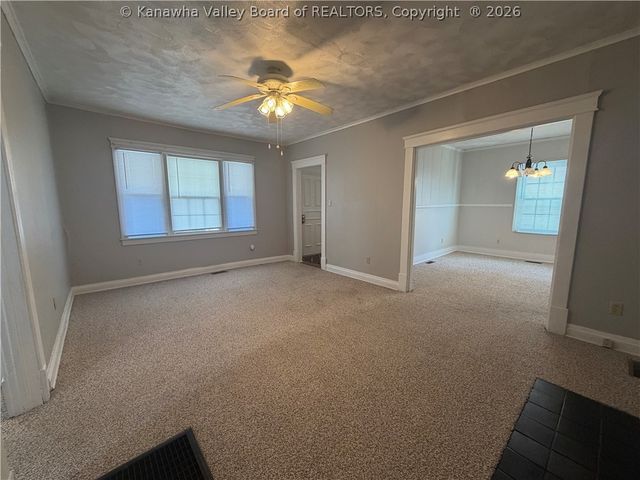 113 Oakwood Road, Charleston, WV 25314