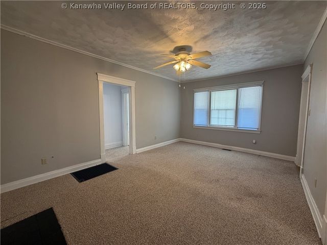 113 Oakwood Road, Charleston, WV 25314