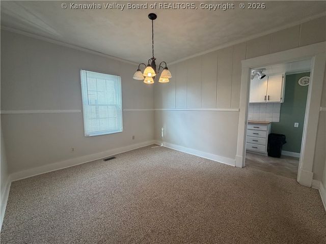 113 Oakwood Road, Charleston, WV 25314