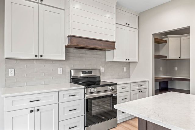 302 SW 16th Street, Ankeny, IA 50023