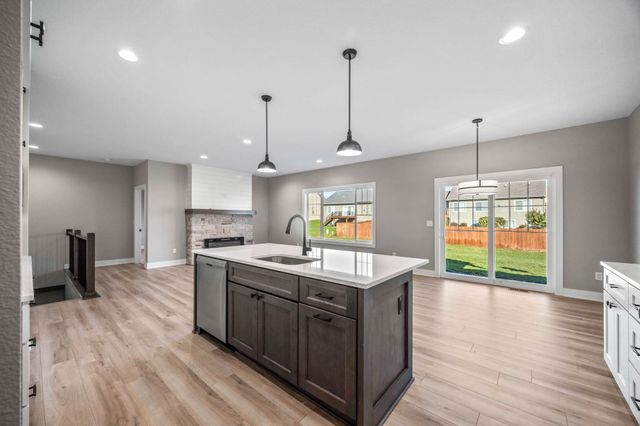 302 SW 16th Street, Ankeny, IA 50023