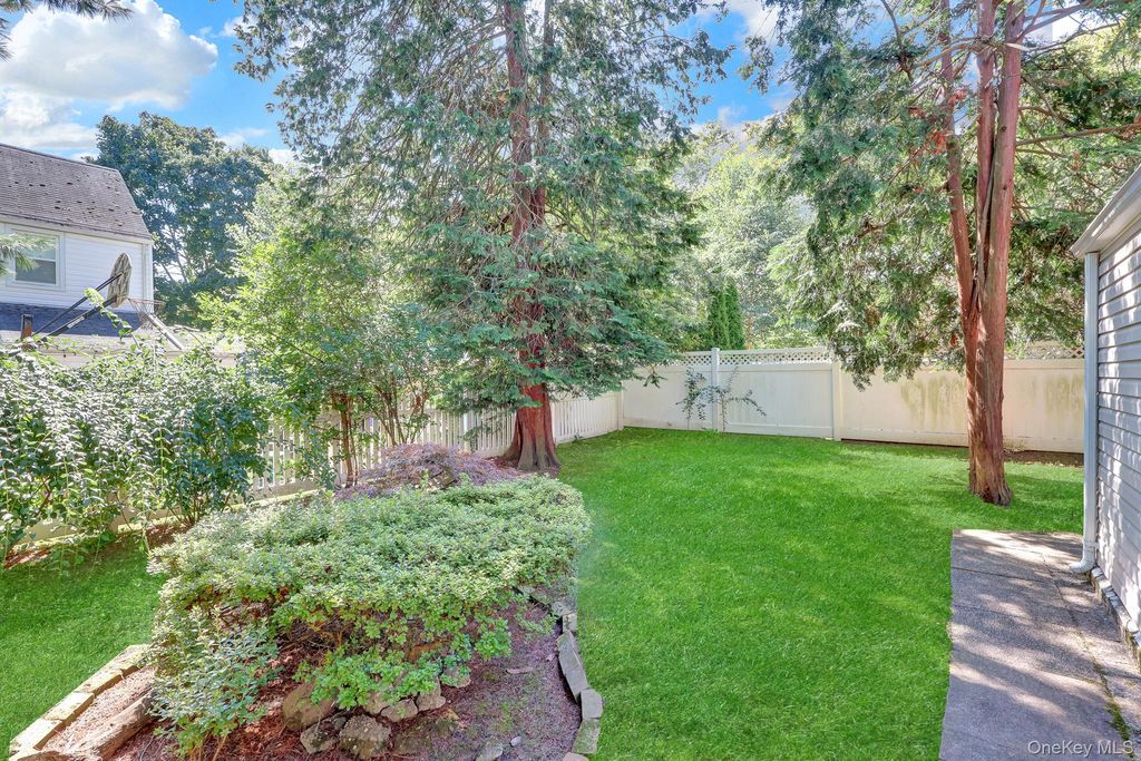 77 Elton Road, Stewart Manor, NY 11530 — photo 5