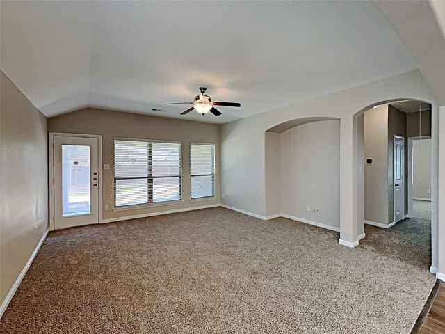 1025 Prairie Heights Drive, Fort Worth, TX 76108