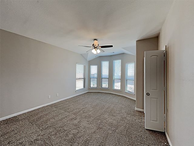 1025 Prairie Heights Drive, Fort Worth, TX 76108