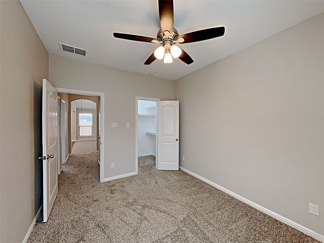 1025 Prairie Heights Drive, Fort Worth, TX 76108