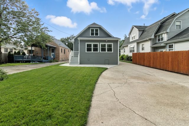 6233 N Sayre Avenue, Chicago, IL 60631