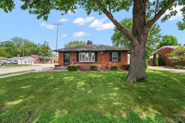20221 E 11 Mile Road, St Clair Shores, MI 48081