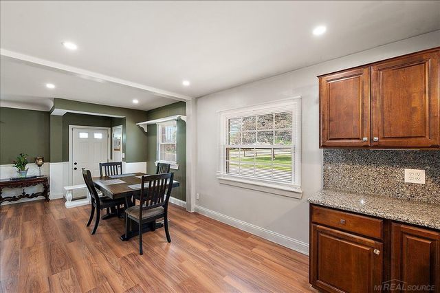 20221 E 11 Mile Road, St Clair Shores, MI 48081