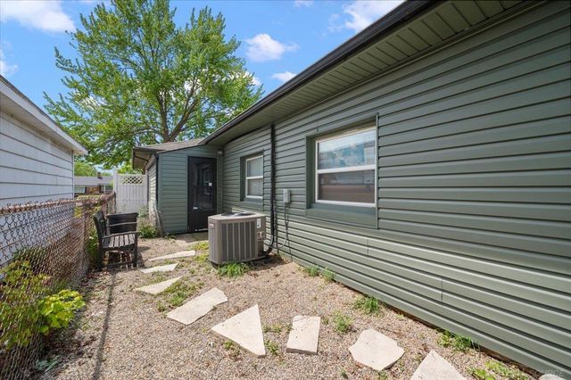 20221 E 11 Mile Road, St Clair Shores, MI 48081
