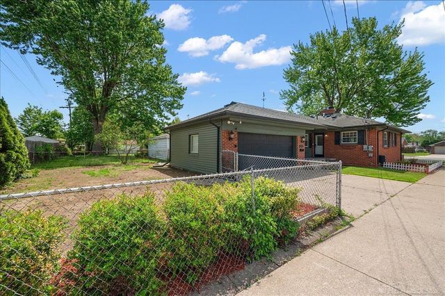 20221 E 11 Mile Road, St Clair Shores, MI 48081
