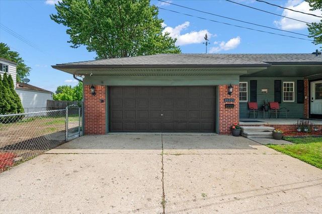 20221 E 11 Mile Road, St Clair Shores, MI 48081
