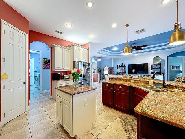 609 VINTAGE WAY, Brandon, FL 33511