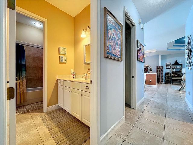 609 VINTAGE WAY, Brandon, FL 33511