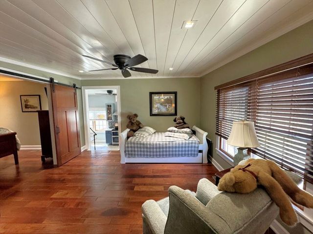 200 E Main Street, Hardy, AR 72542