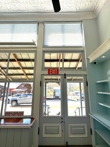 200 E Main Street, Hardy, AR 72542