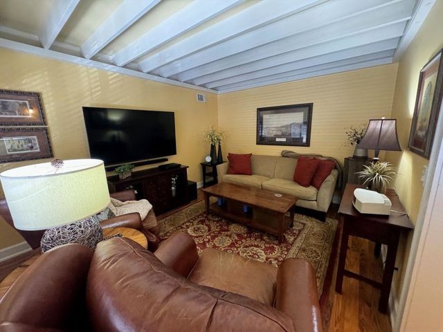 200 E Main Street, Hardy, AR 72542