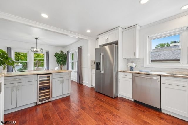 20 Ridgeview Ave, West Orange Twp., NJ 07052