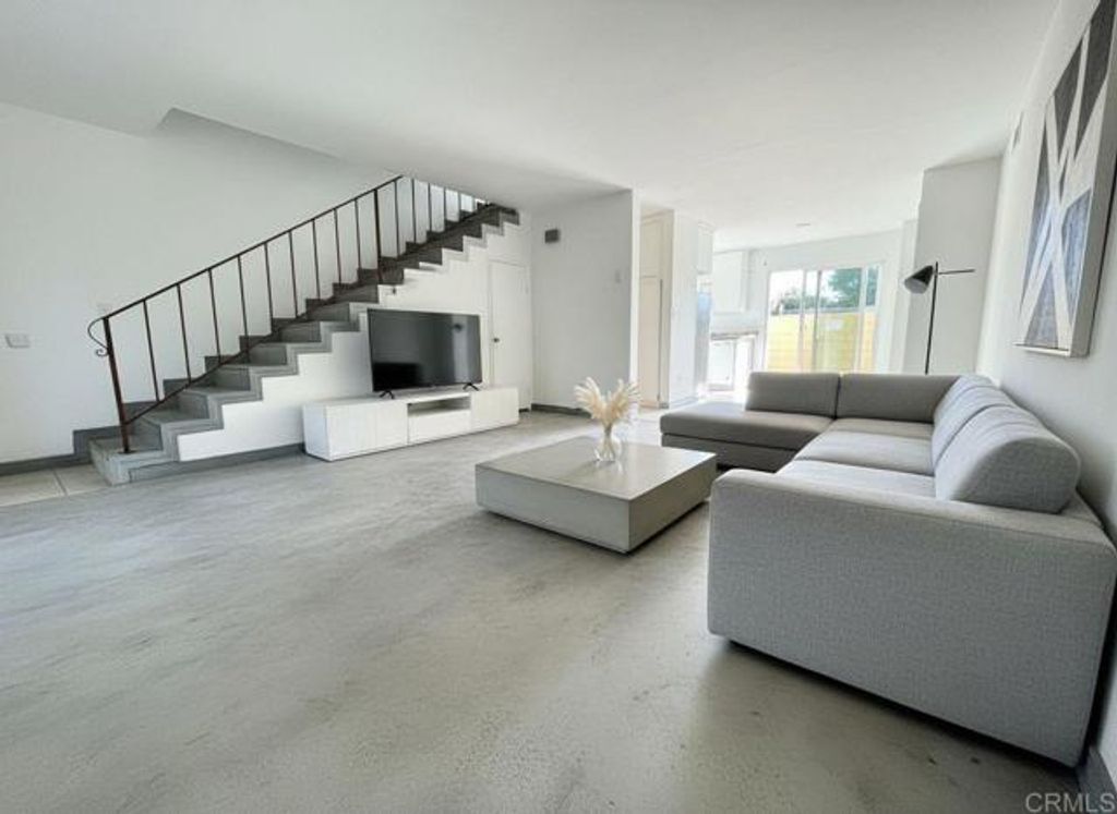 789 N Mollison 2, El Cajon, CA 92021