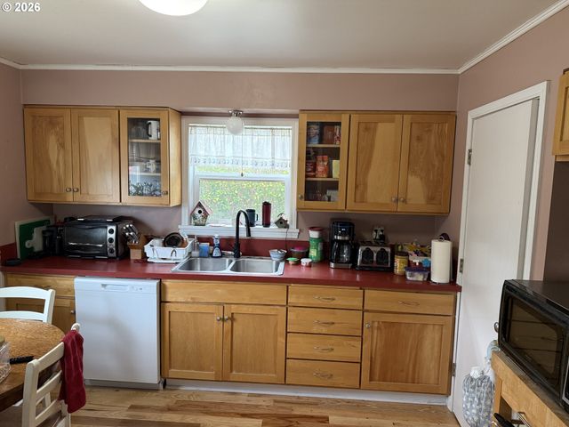 1021 4TH Ave, Seaside, OR 97138